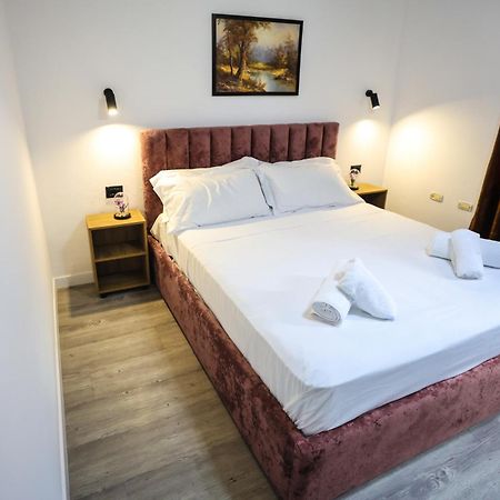Vila Alizee Hotel Tiranë Ngoại thất bức ảnh
