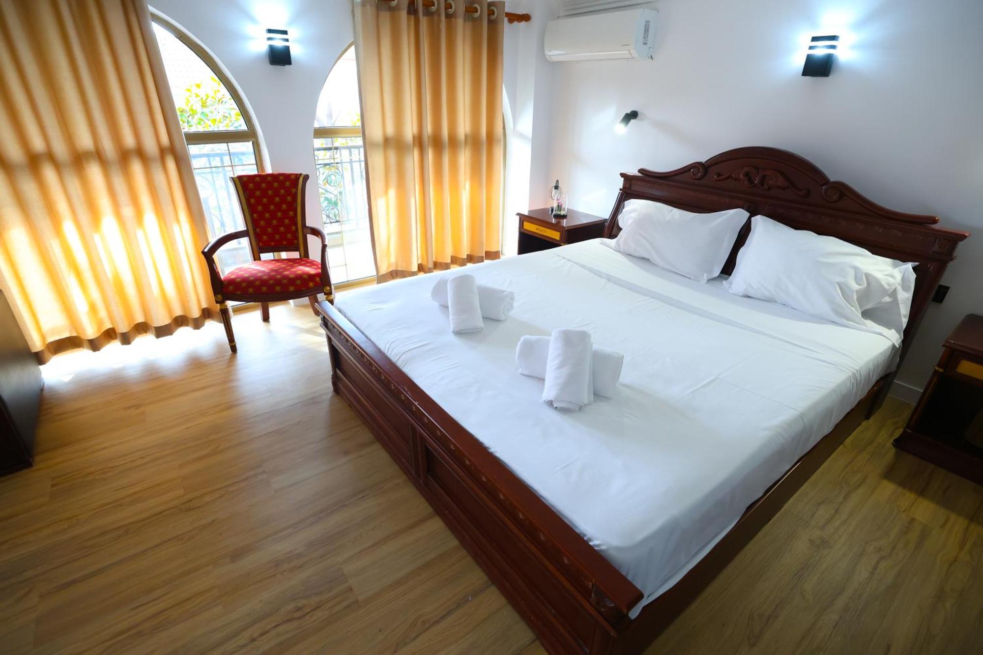 Vila Alizee Hotel Tiranë Ngoại thất bức ảnh