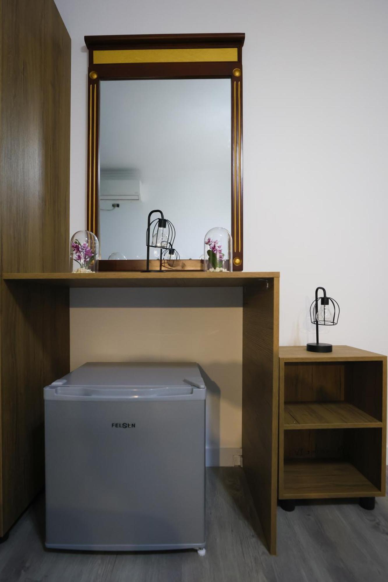Vila Alizee Hotel Tiranë Ngoại thất bức ảnh