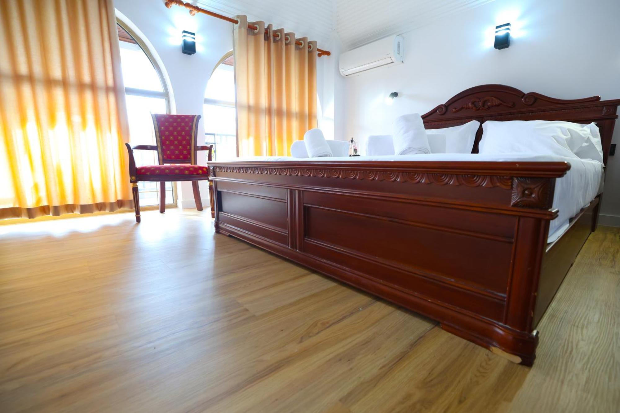 Vila Alizee Hotel Tiranë Ngoại thất bức ảnh