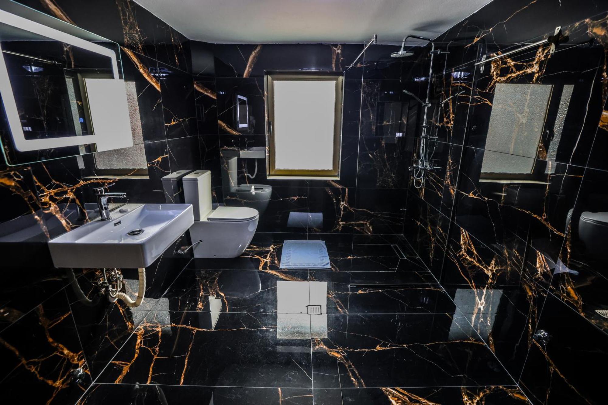 Vila Alizee Hotel Tiranë Ngoại thất bức ảnh