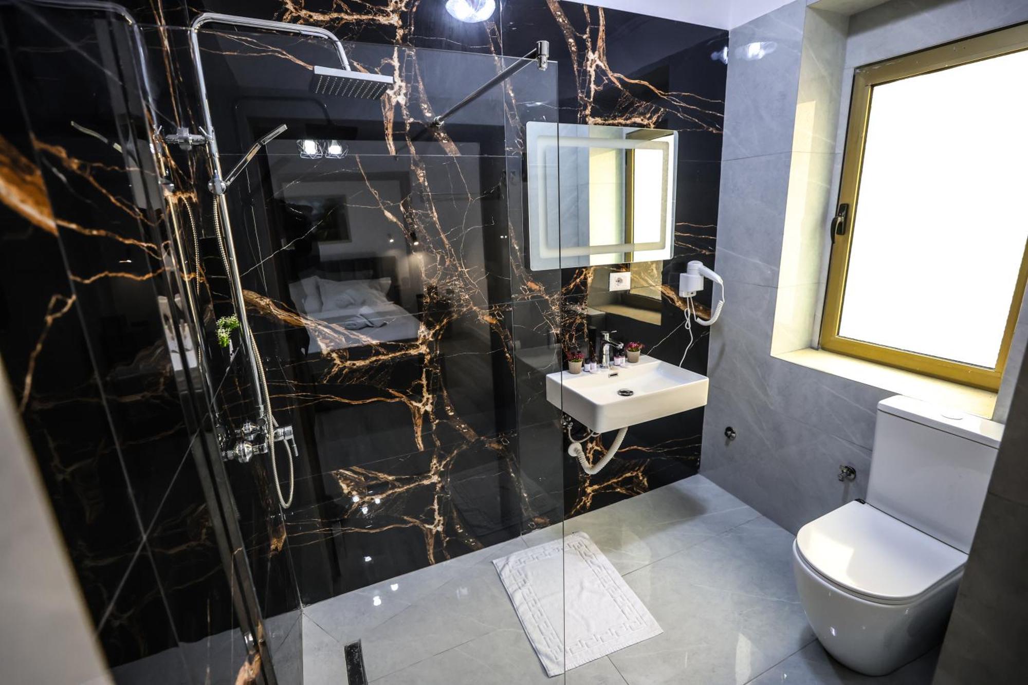 Vila Alizee Hotel Tiranë Ngoại thất bức ảnh