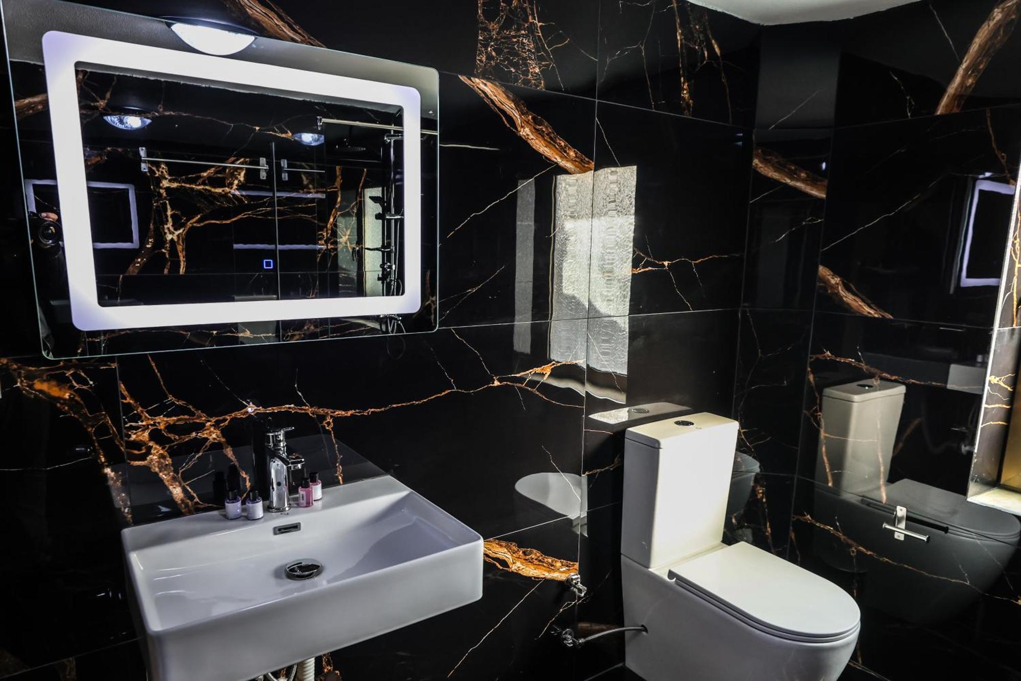 Vila Alizee Hotel Tiranë Ngoại thất bức ảnh