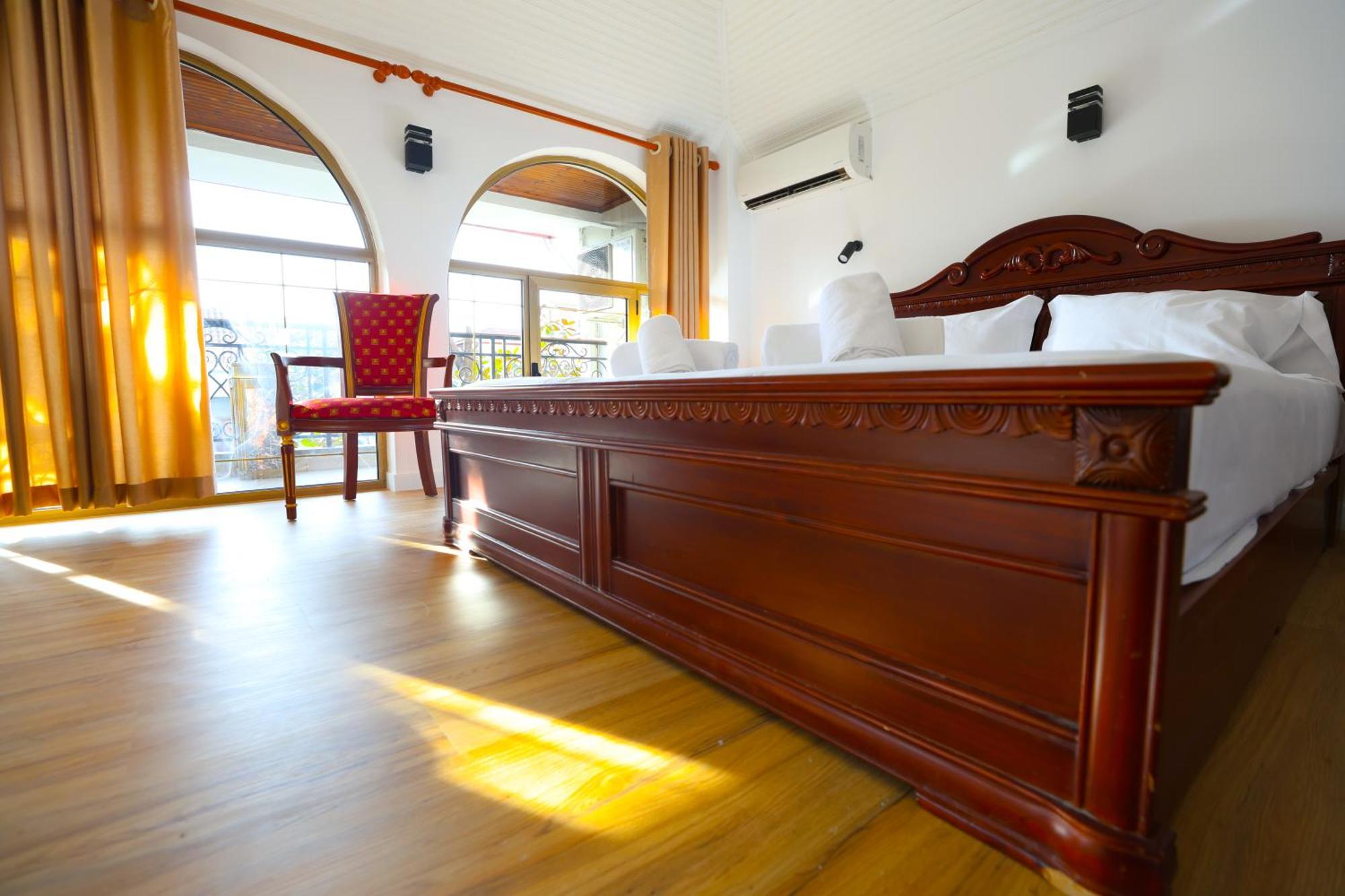 Vila Alizee Hotel Tiranë Ngoại thất bức ảnh