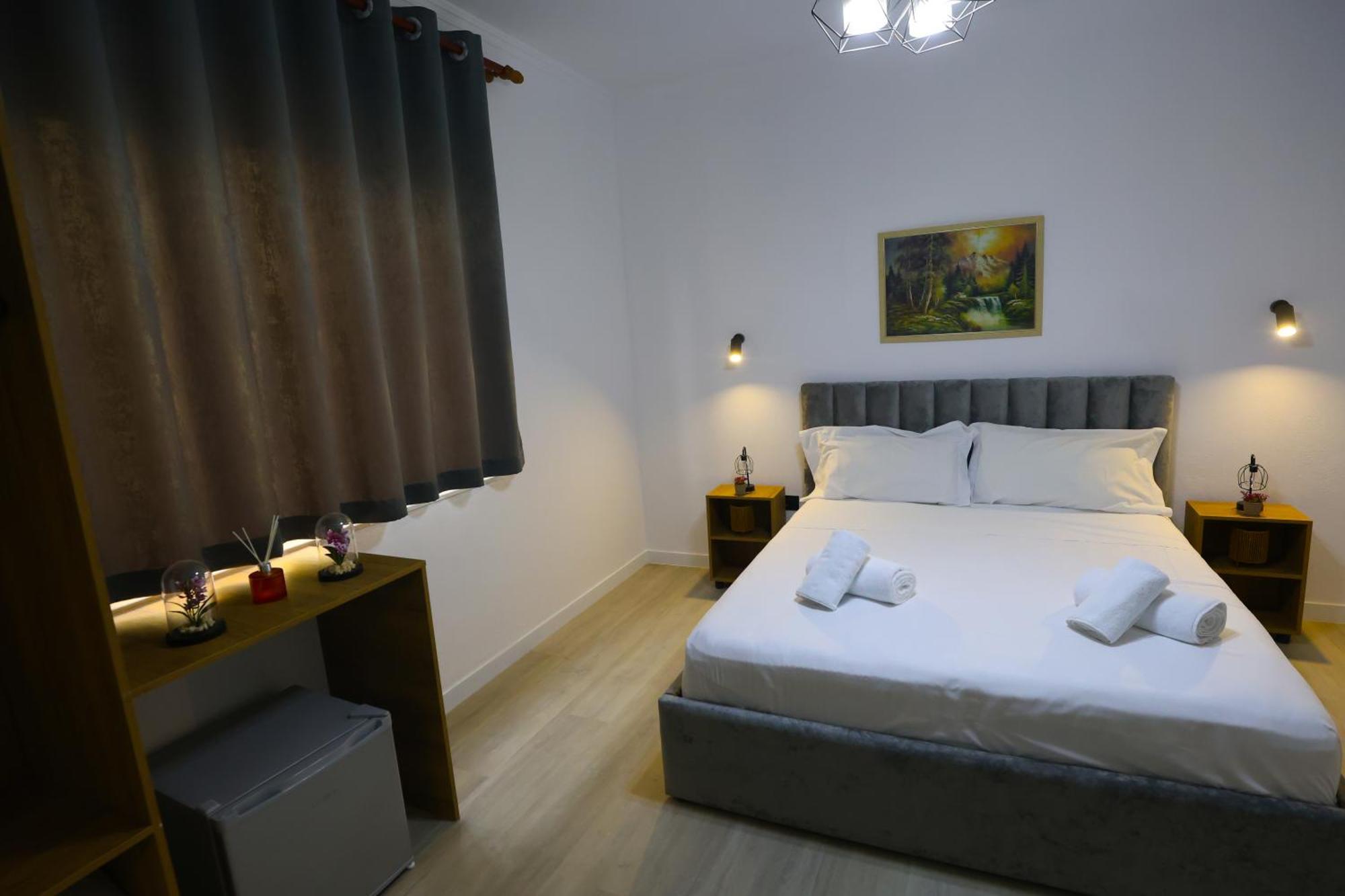 Vila Alizee Hotel Tiranë Ngoại thất bức ảnh
