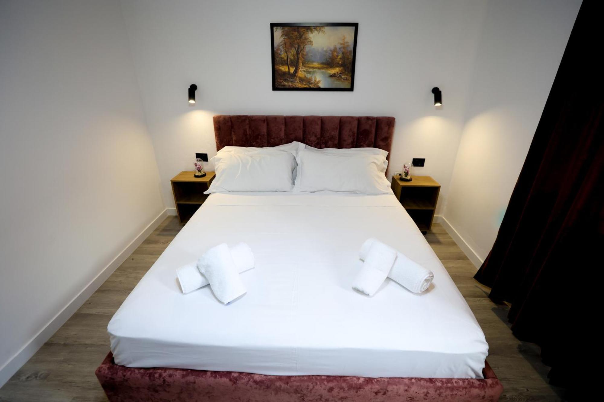 Vila Alizee Hotel Tiranë Ngoại thất bức ảnh