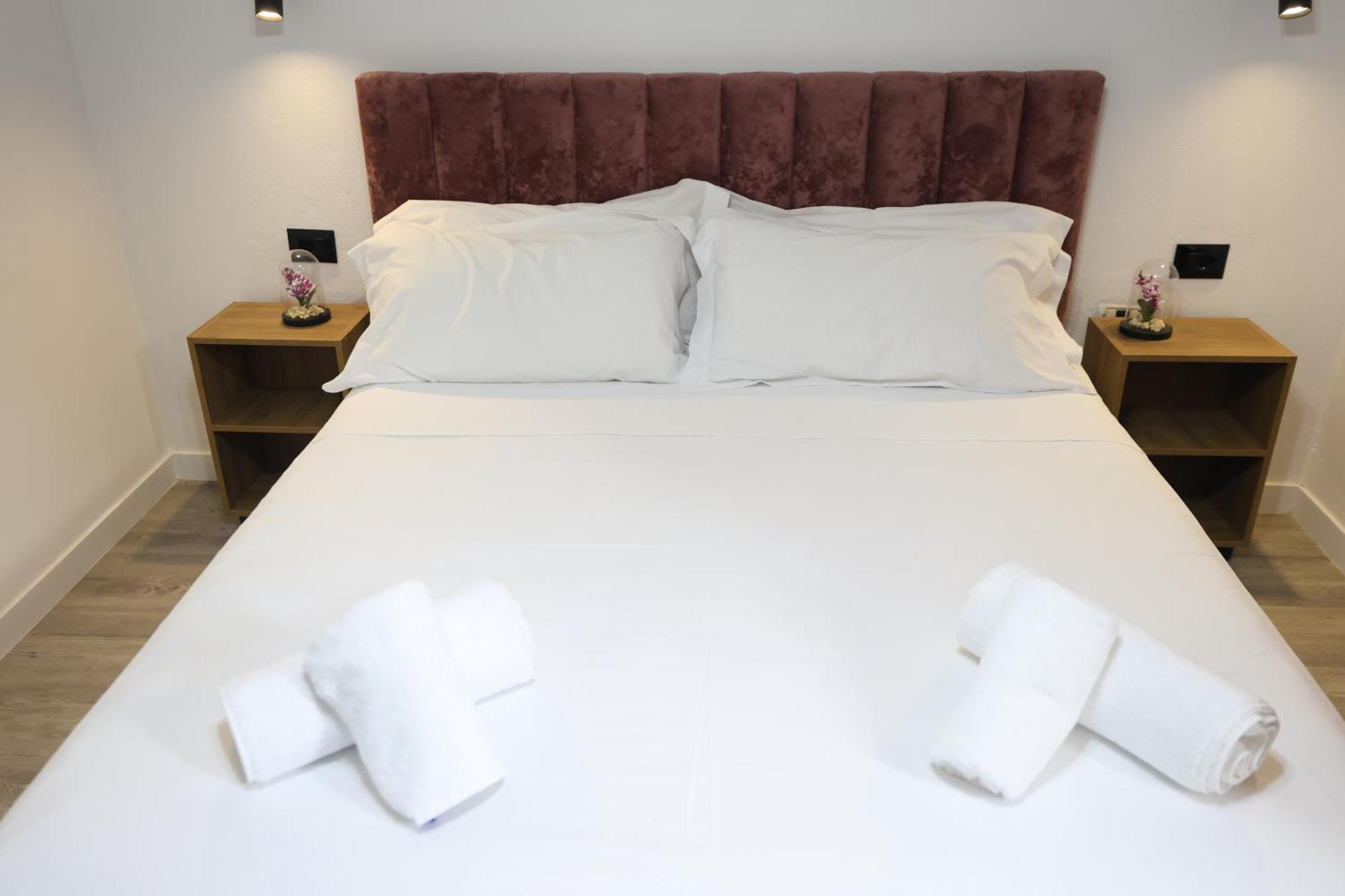 Vila Alizee Hotel Tiranë Ngoại thất bức ảnh