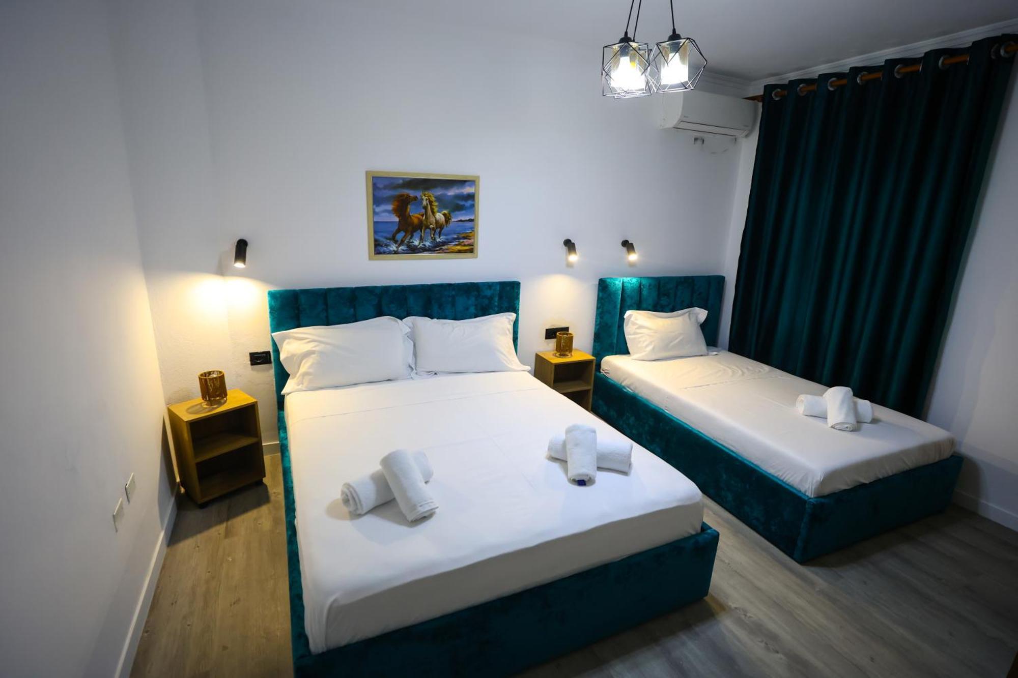 Vila Alizee Hotel Tiranë Ngoại thất bức ảnh