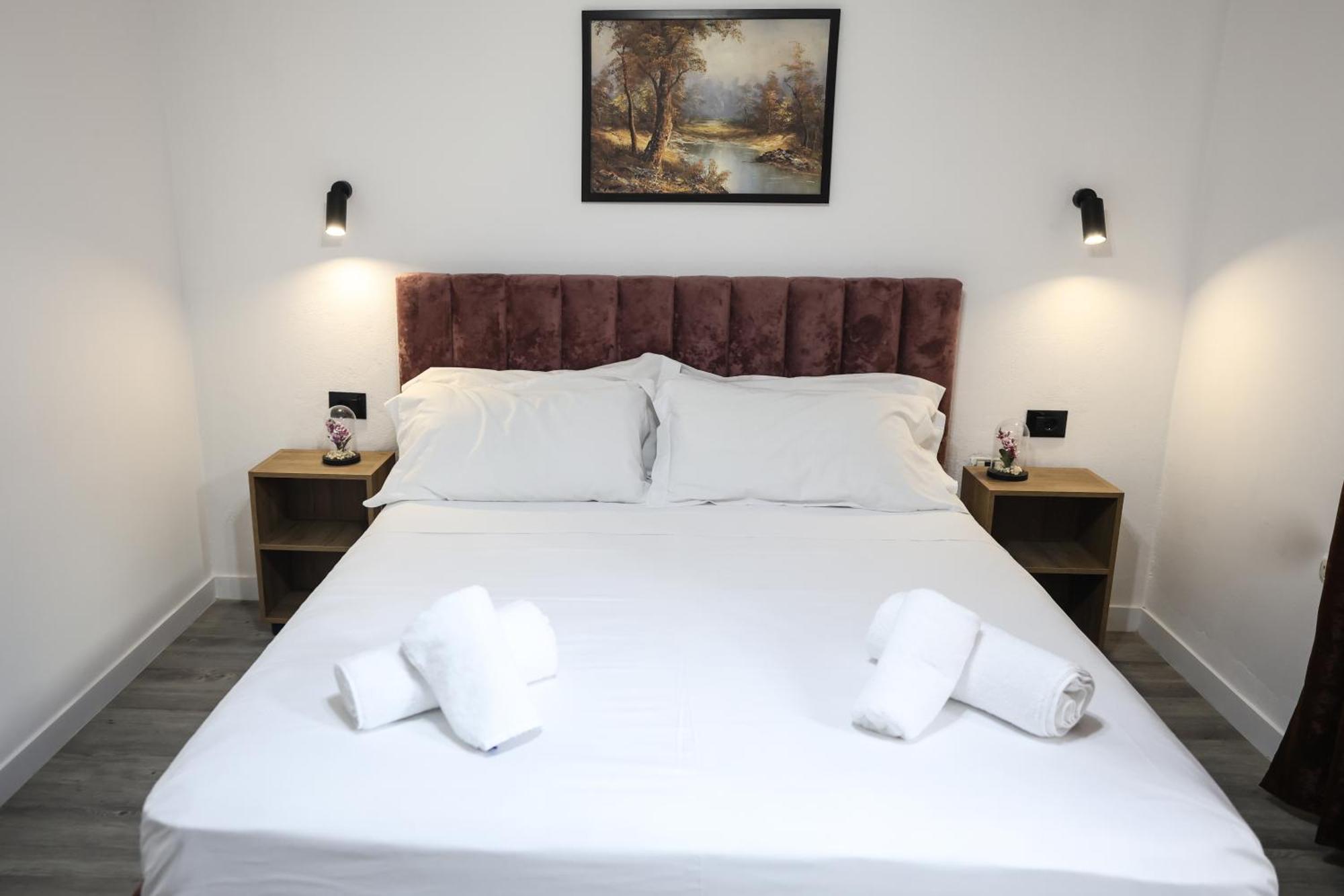 Vila Alizee Hotel Tiranë Ngoại thất bức ảnh