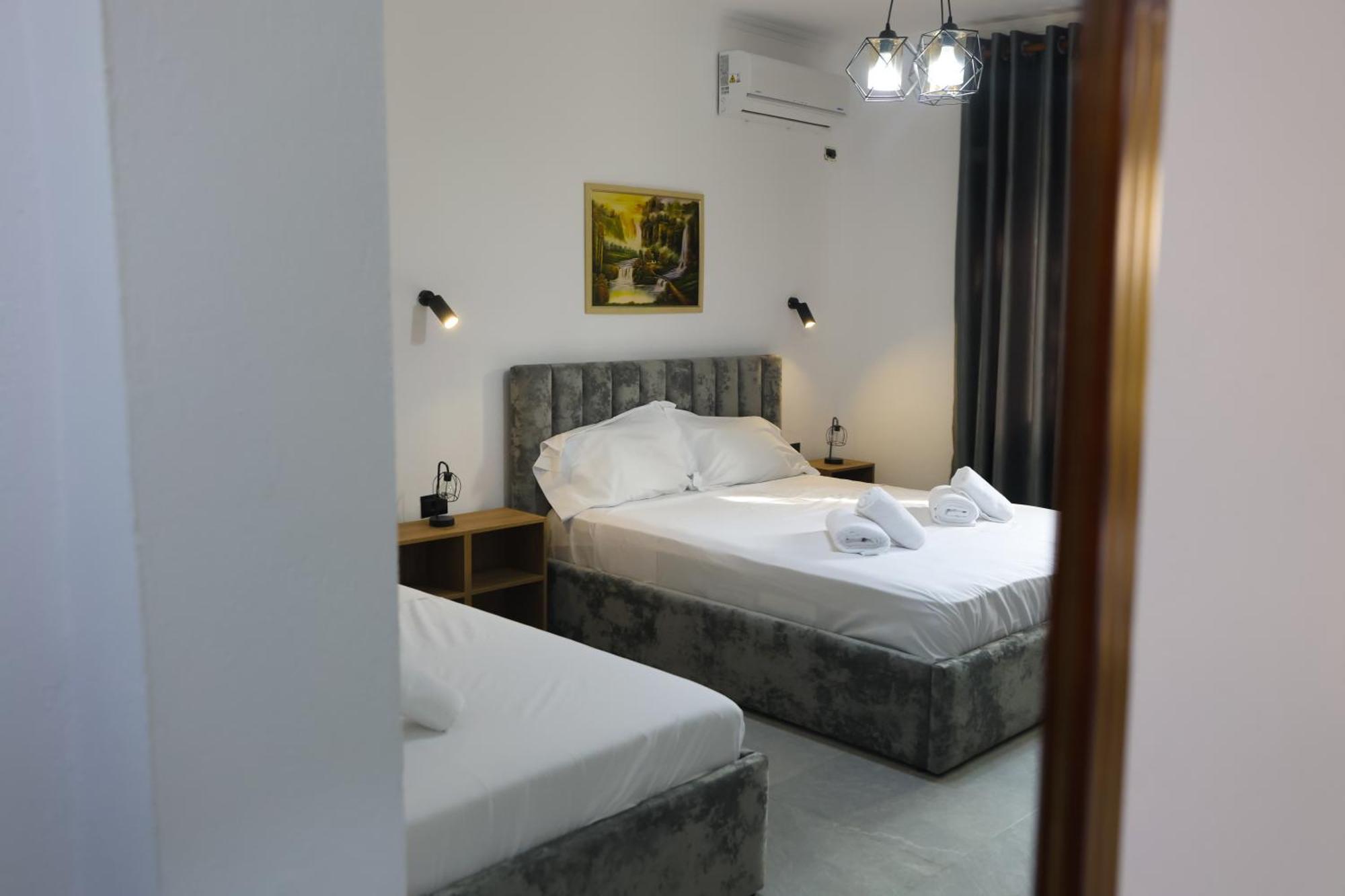 Vila Alizee Hotel Tiranë Ngoại thất bức ảnh